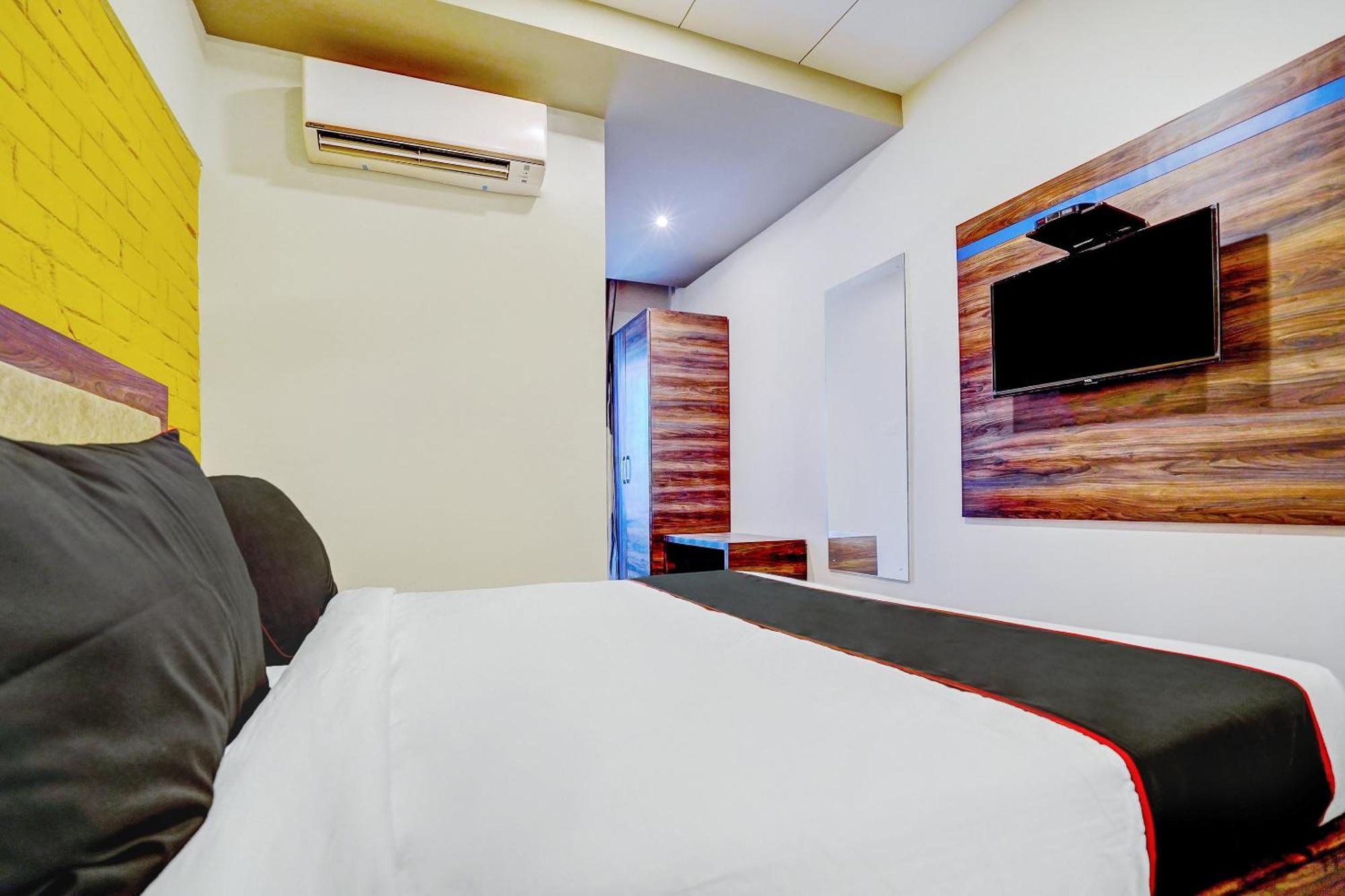 Super Collection O Kalinga Bapuji Nagar Hotel Bhubaneswar Exterior photo